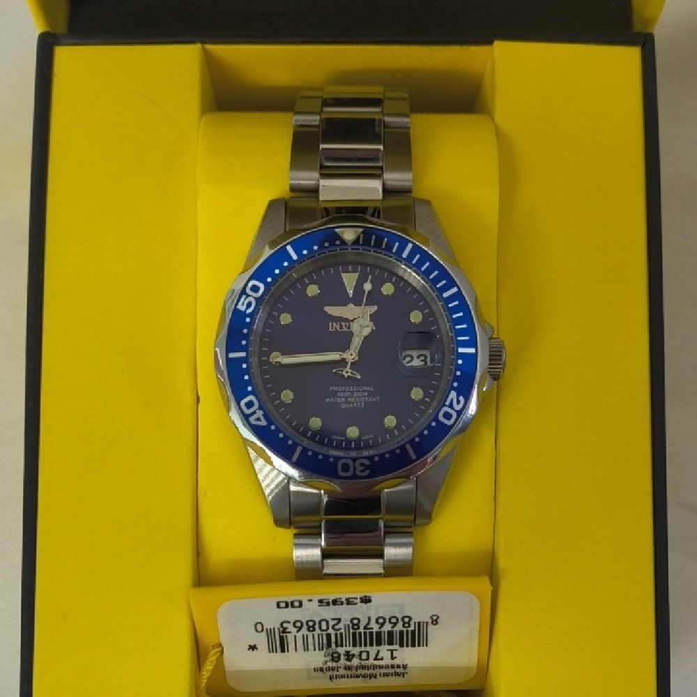 Like New - Invicta Diver Blue Dial Stainless Steel Band Boyfriend Watch